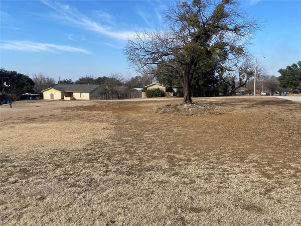 201 Ridge Road, Breckenridge, TX 76424