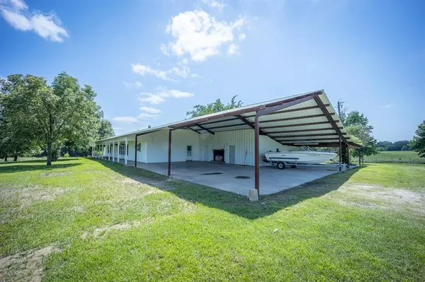 5200 S State Highway 19, Emory, TX 75440