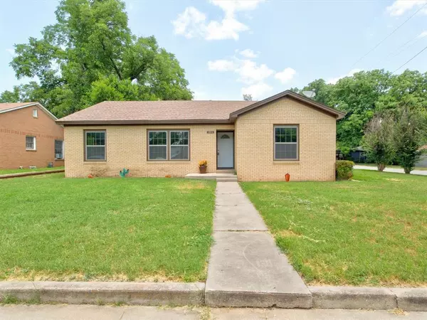 304 Live Oak, Dublin, TX 76446