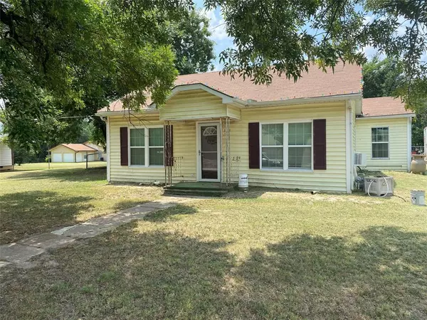 111 N Hall Street, Montague, TX 76251