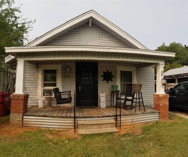 211 E Jordan Street,  Grand Saline,  TX 75140