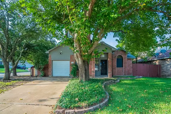 216 Cutting Horse Lane, Keller, TX 76248