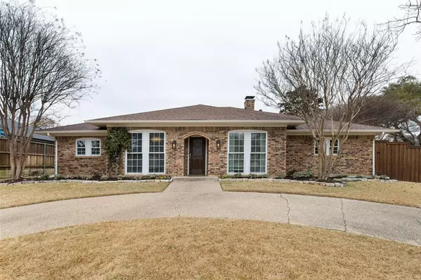 6935 Kenwhite Drive, Dallas, TX 75231