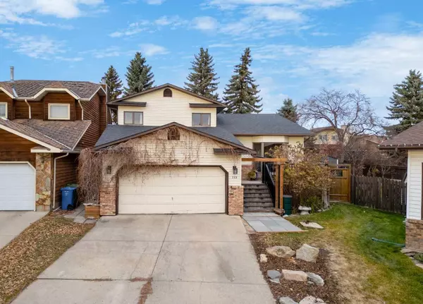 119 Hawkhill CT Northwest, Calgary, AB T3G 2T7