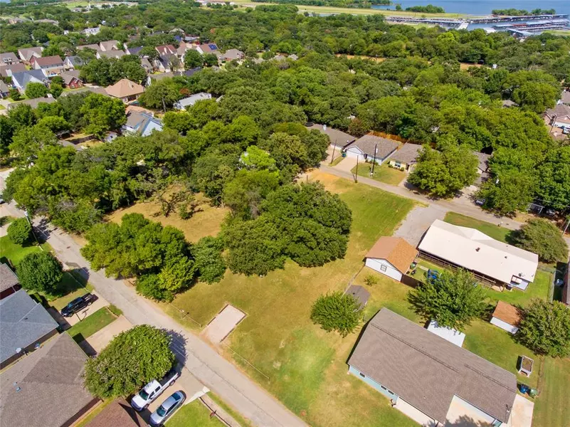 306 Boliver Avenue, Lake Dallas, TX 75065