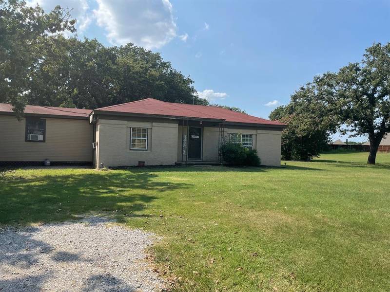 850 Lazy Bend Road, Millsap, TX 76066