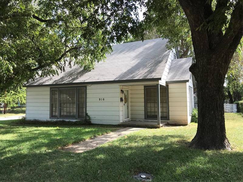 916 N Morris Street, Gainesville, TX 76240