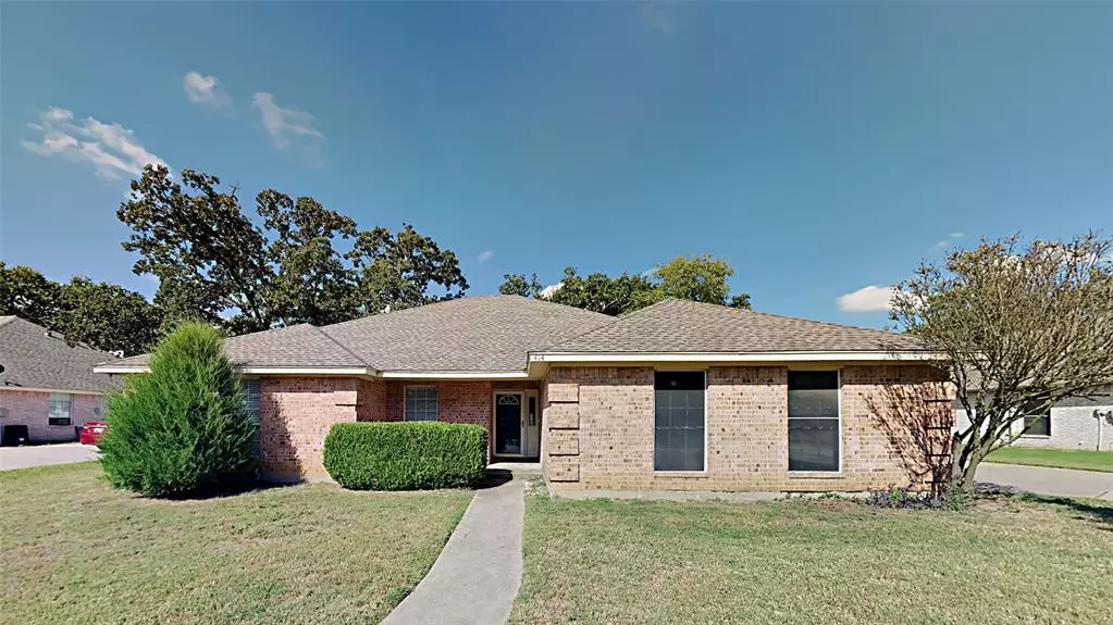 414 Baldwin Drive, Joshua, TX 76058