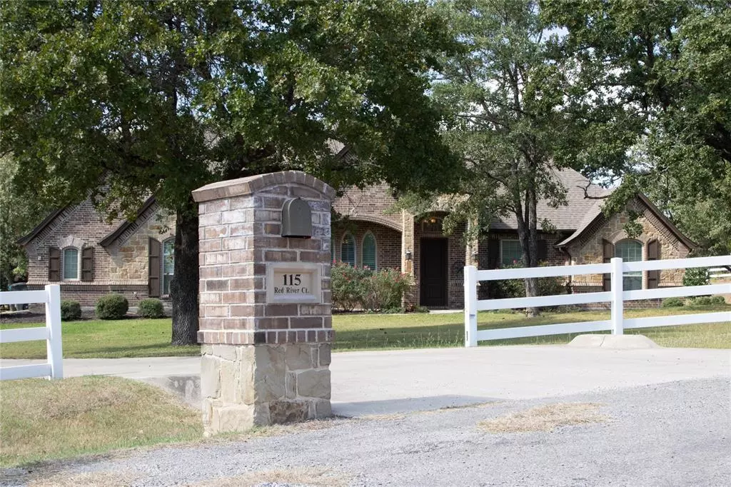 Azle, TX 76020,115 Red River Court