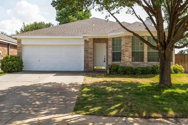 3404 Lasso Road, Fort Worth, TX 76262