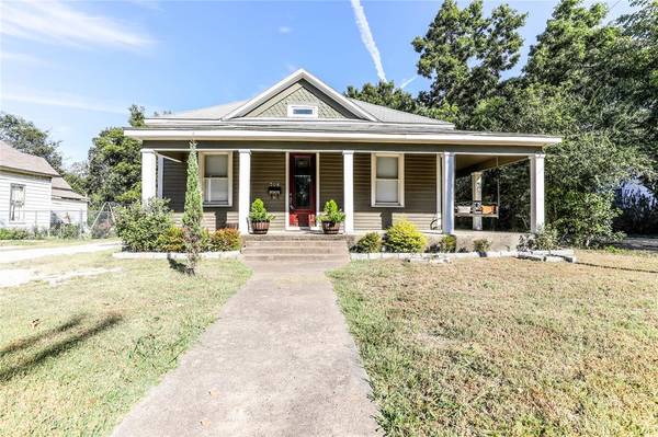 308 W Gilmer Street, Ennis, TX 75119