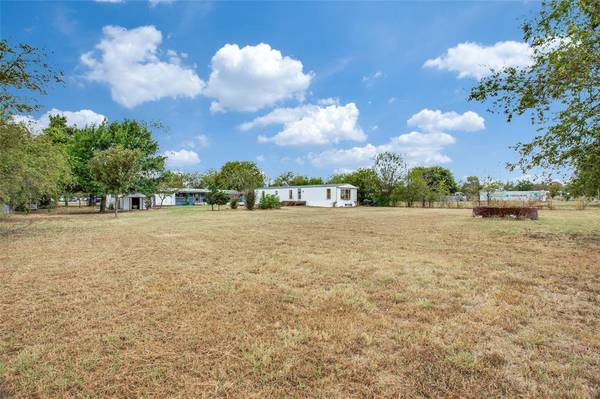 18689 Comanche Road, Justin, TX 76247