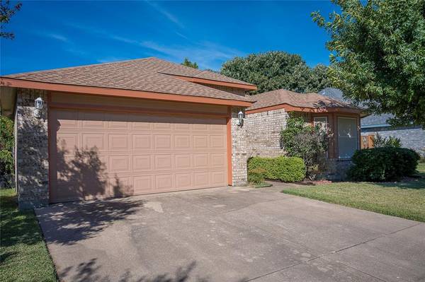 4141 Scotland Drive, Grand Prairie, TX 75052