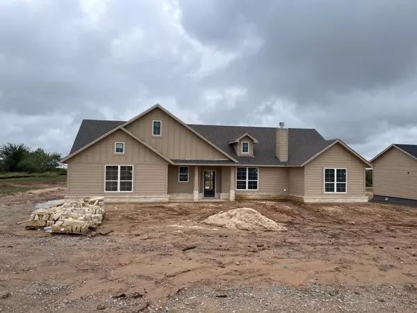 1011 Northern Oaks Court, Springtown, TX 76082