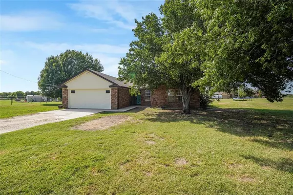 Covington, TX 76636,181 Private Road 415