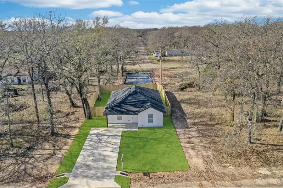 6120 Chickasaw Drive, Mabank, TX 75156