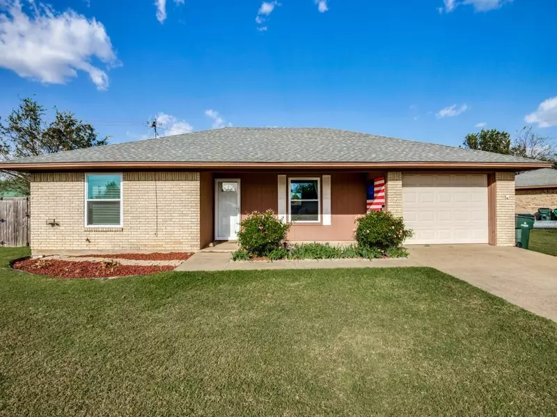 207 Southland Drive, Sanger, TX 76266