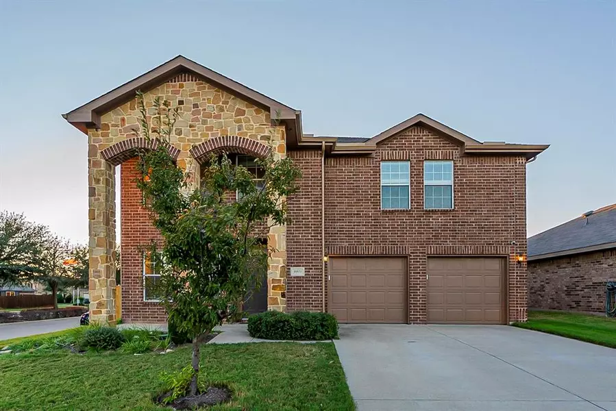 10021 Fox Hill Drive, Fort Worth, TX 76131