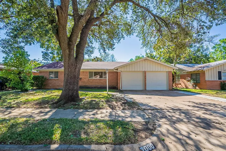 7000 Greenlee Street, Fort Worth, TX 76112