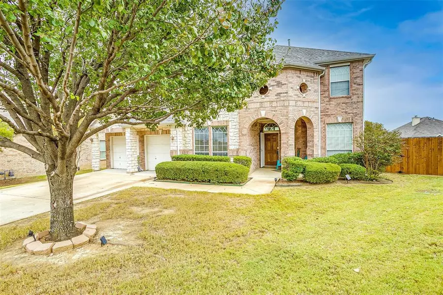 1720 Hidden Brook Drive, Grand Prairie, TX 75050