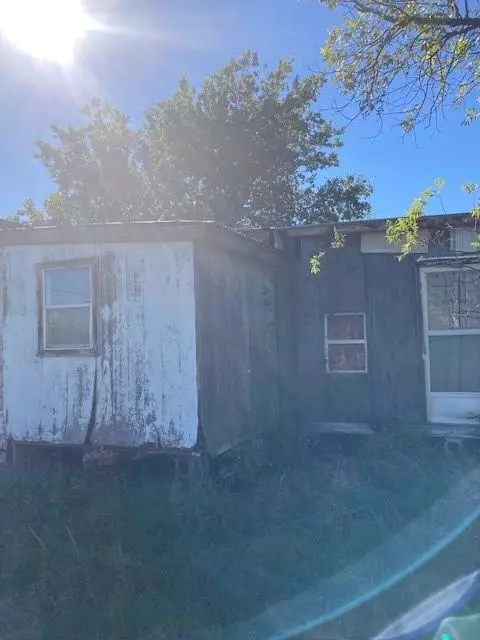 Coleman, TX 76834,1114 Roosevelt Street