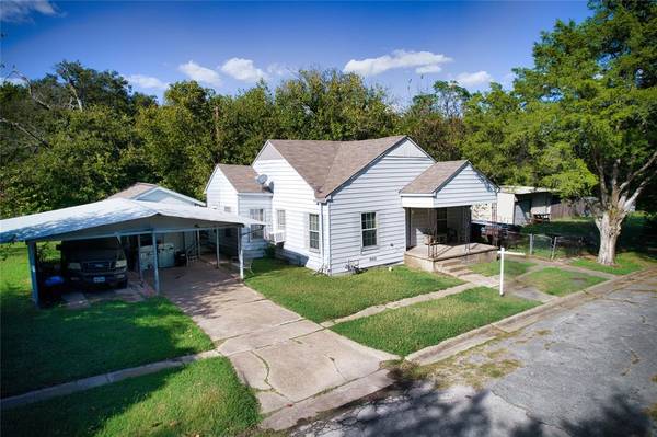 1000 E Waco Street,  Ennis,  TX 75119