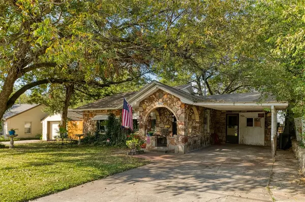 1617 Yale Street, River Oaks, TX 76114