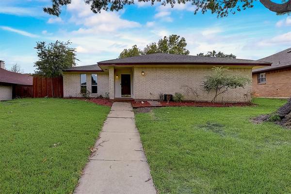 1932 Westminster Drive, Carrollton, TX 75007