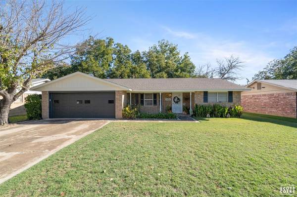 2402 14th Street, Brownwood, TX 76801