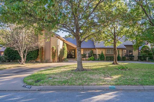 401 Charleston Court, Hurst, TX 76054