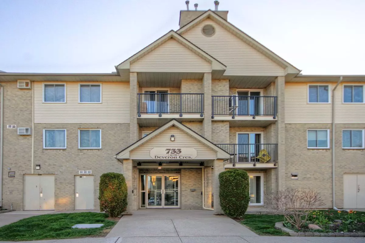 London, ON N5Z 4X7,733 Deveron CRES #111