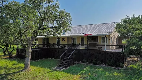 419 Yellowstone LN, Hunt, TX 78024