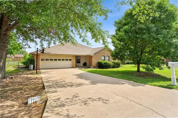 Granbury, TX 76049,3923 Country Meadows Road