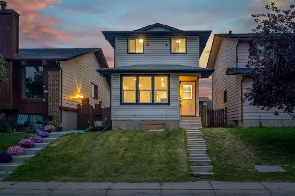 Calgary, AB T1Y 5L8,38 Templeson CRES NE