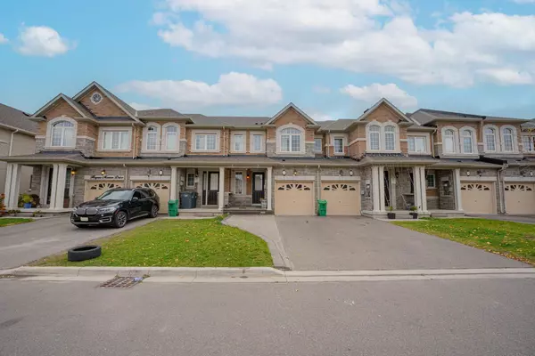 35 Hogan Manor DR, Brampton, ON L7A 4V3