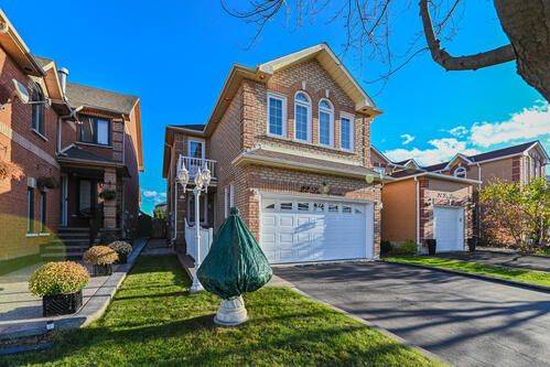 Brampton, ON L6Y 5E5,22 Lent CRES