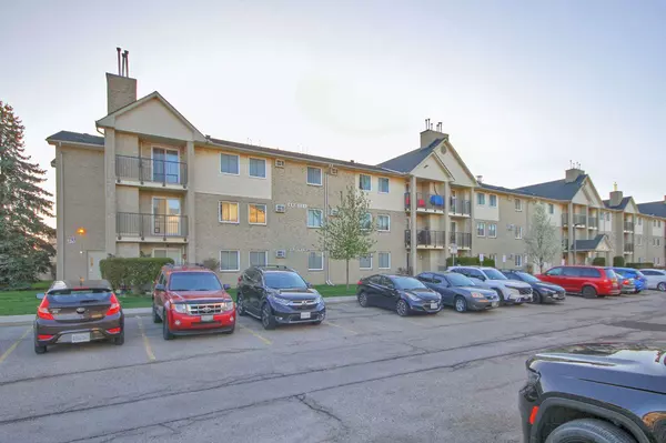 London, ON N5Z 4X7,733 Deveron CRES #111