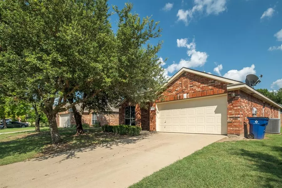 132 Buckskin Drive, Waxahachie, TX 75167