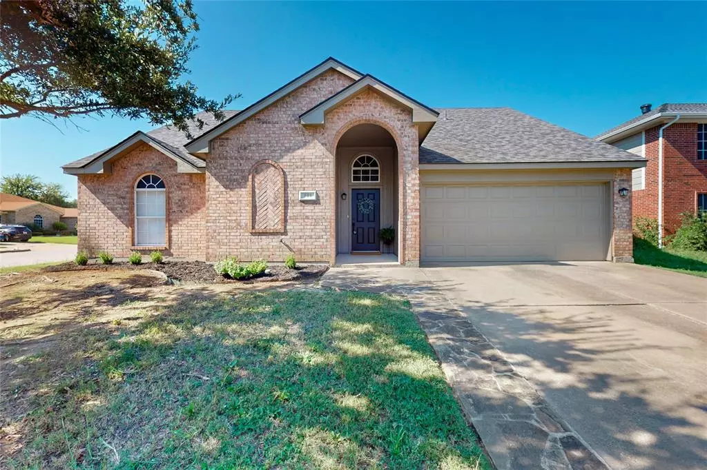 Burleson, TX 76028,601 Crestmont Court