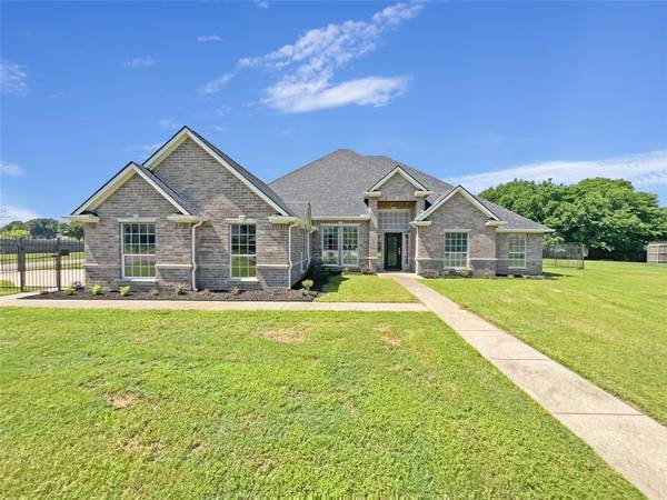 6585 Storm Cat Lane, Burleson, TX 76028