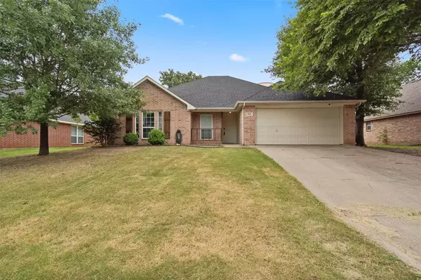 311 Catherine Street,  Joshua,  TX 76058