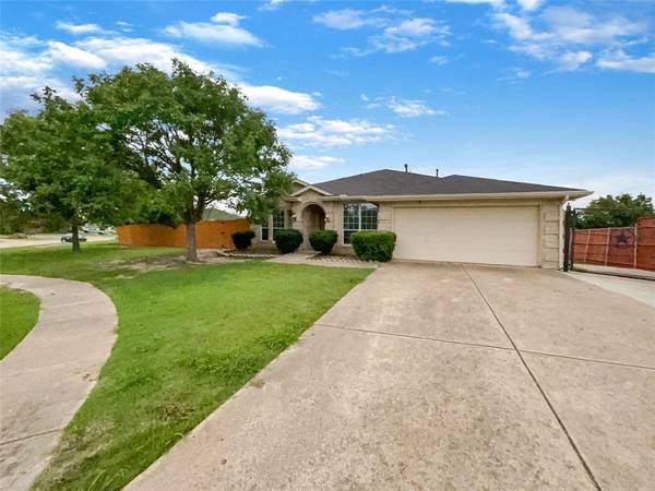 8010 Trophy Court, Rowlett, TX 75089