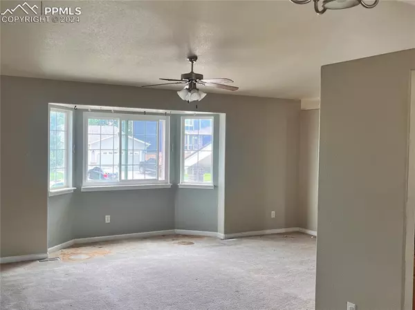 Colorado Springs, CO 80925,7340 Candelabra DR