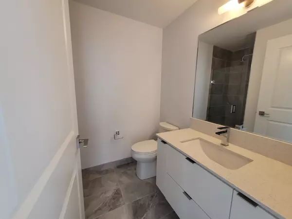 Mississauga, ON L5B 0N6,30 Elm DR #2102