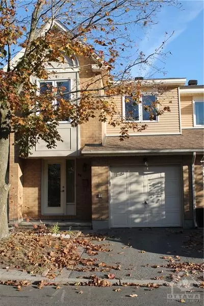 4E MAPLE RIDGE CRES, Barrhaven, ON K2J 3K9