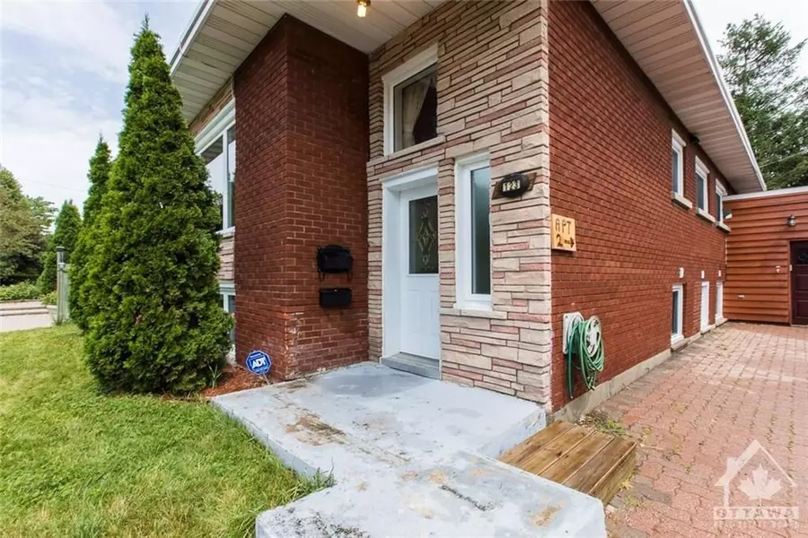 123 GRANVILLE ST, Vanier And Kingsview Park, ON K1L 6Y3