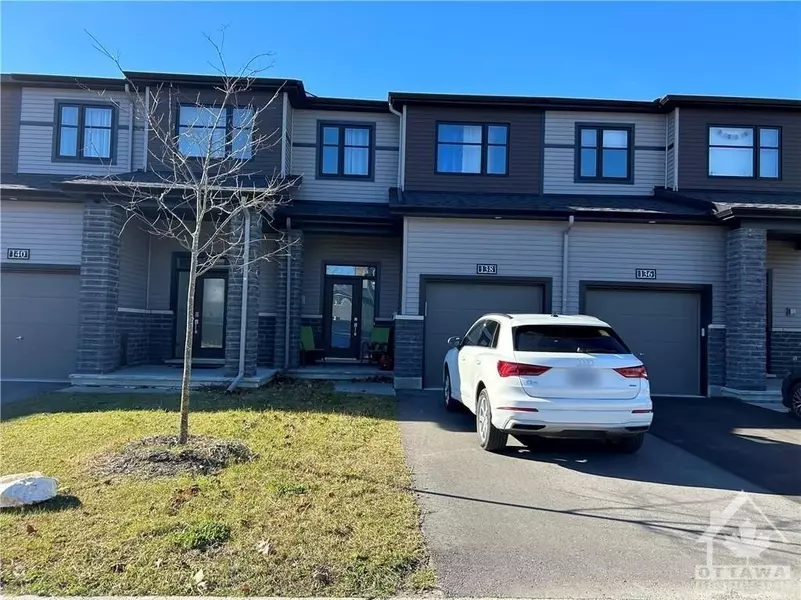 138 MAYNOOTH CT, Barrhaven, ON K2J 6Y4