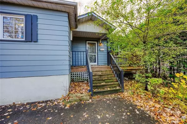 20 SANDRIDGE RD, Manor Park - Cardinal Glen And Area, ON K1K 0A8