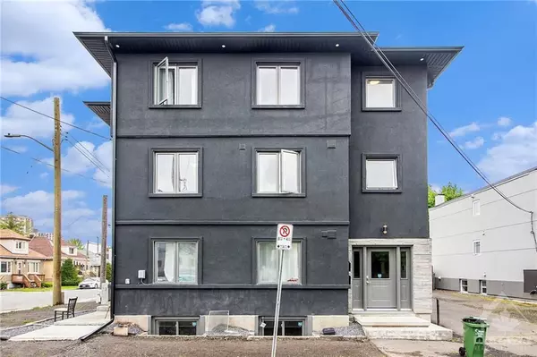 274 LEVIS AVE, Vanier And Kingsview Park, ON K1L 6H6