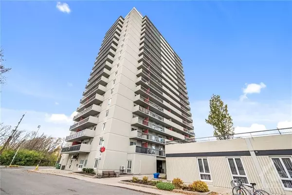 158C MCARTHUR AVE #1807, Vanier And Kingsview Park, ON K1L 8E7